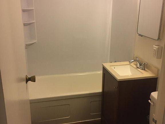 3rd image of 1120 NE 43rd St APT 306