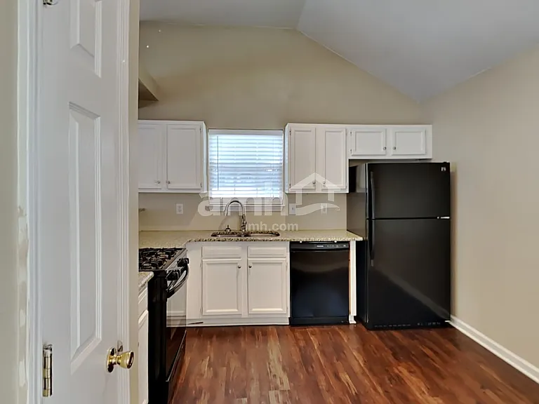 214 Woodland Way — Photo 4