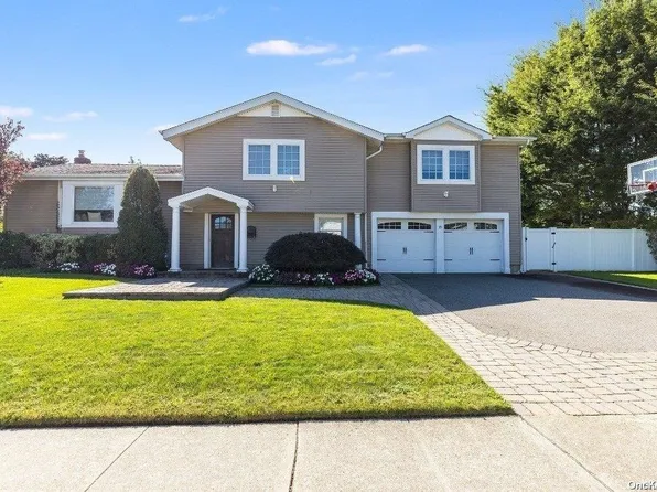 29 Tioga Drive, Jericho, NY 11753