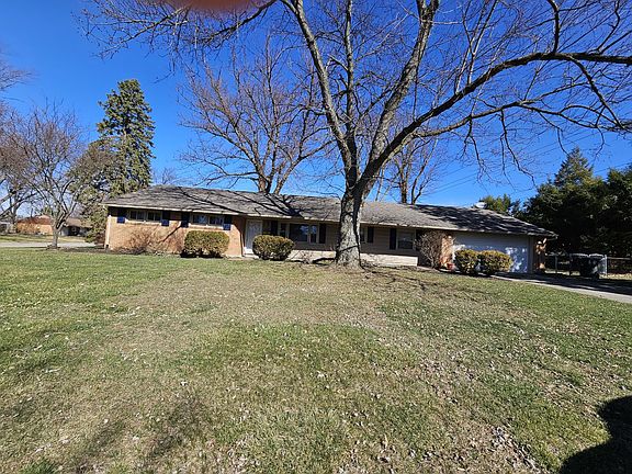 5th image of 263 Blackstone Dr