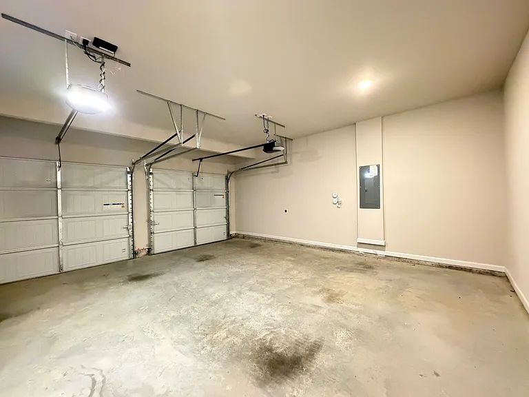 61 N Village Cir — Photo 32