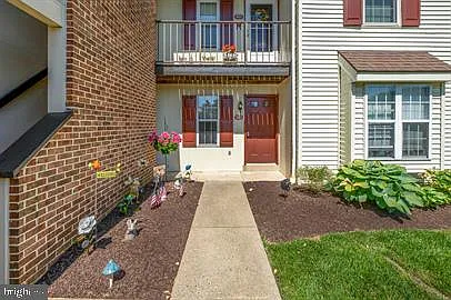 305 Westridge Cir — Photo 2