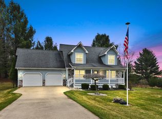 8188 Crestview Dr, Cadillac, MI 49601