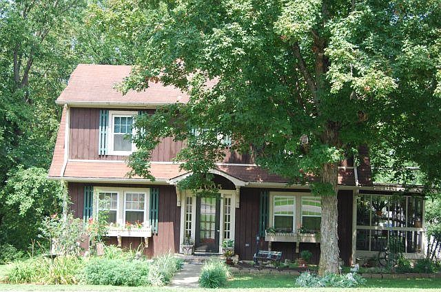 1st image of 1005 N Race St