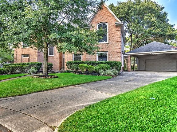 2nd image of 5835 Woodland Falls Dr