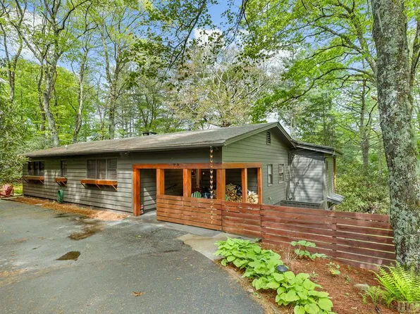 203 Rolling Acres Drive, Highlands, NC 28741