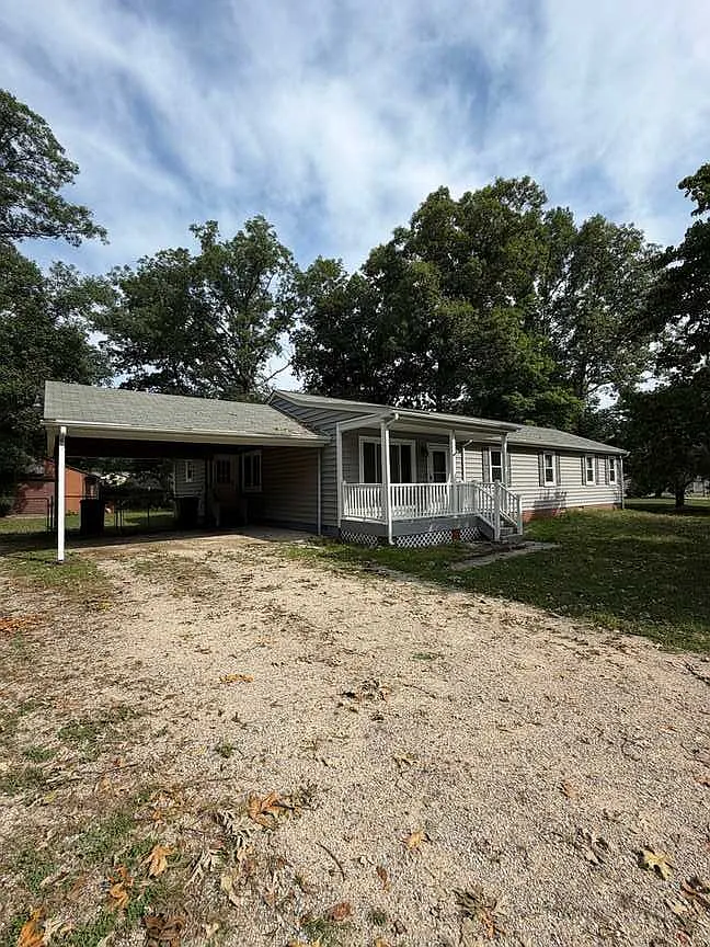 4 bed, 2.5 bath, 1667 sqft, $2,100 — Photo 1