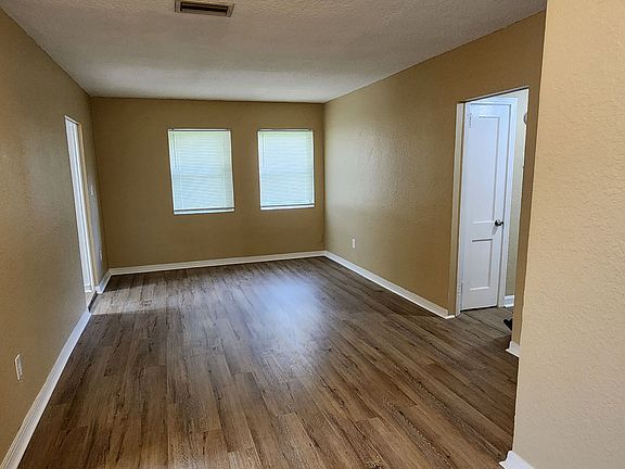 4th image of 2945 W 11th St