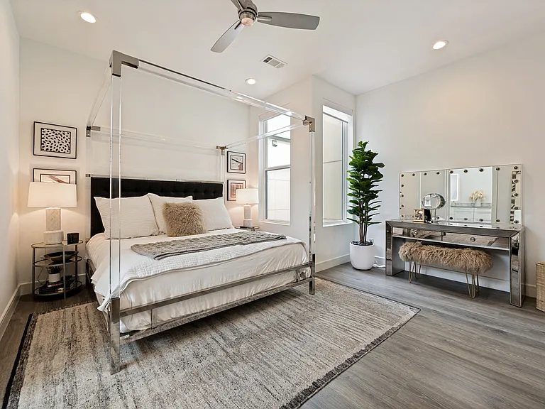 3880 Munger Ave #6 — Photo 4