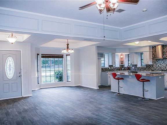 4th image of 2229 Vickers Dr
