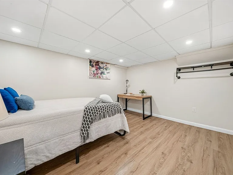221 Totten Pond Rd — Photo 25
