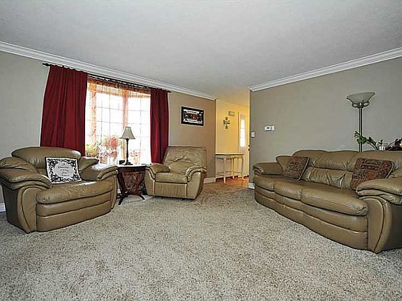 5th image of 1003 Balsam Dr