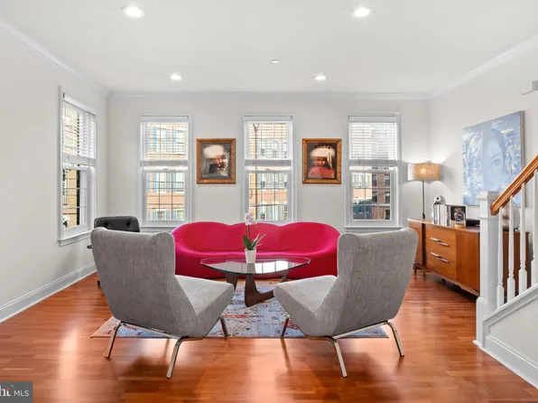 403 Governors Ct, Philadelphia, PA 19146