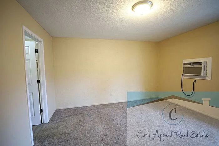 113 N Rogers St #3 — Photo 8