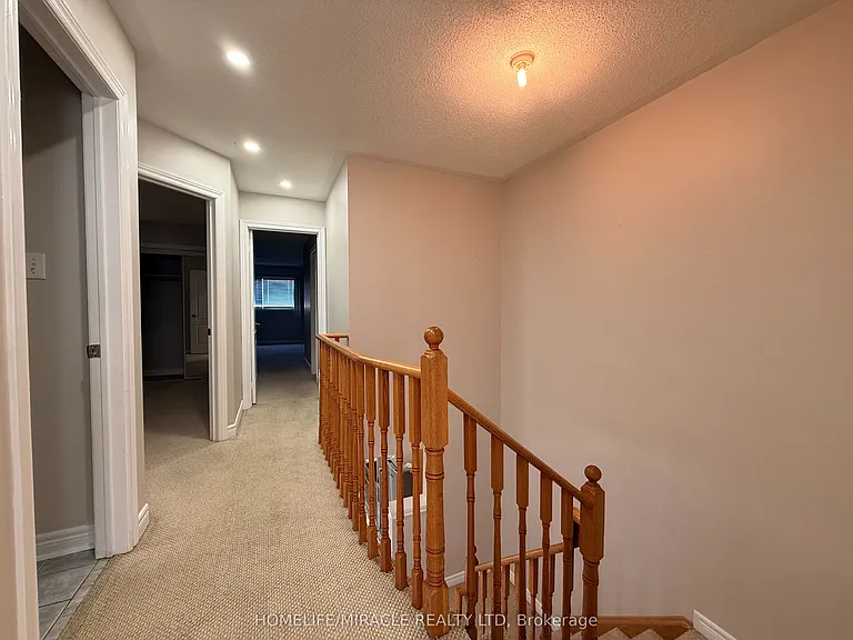 98 Marycroft Ct — Photo 13