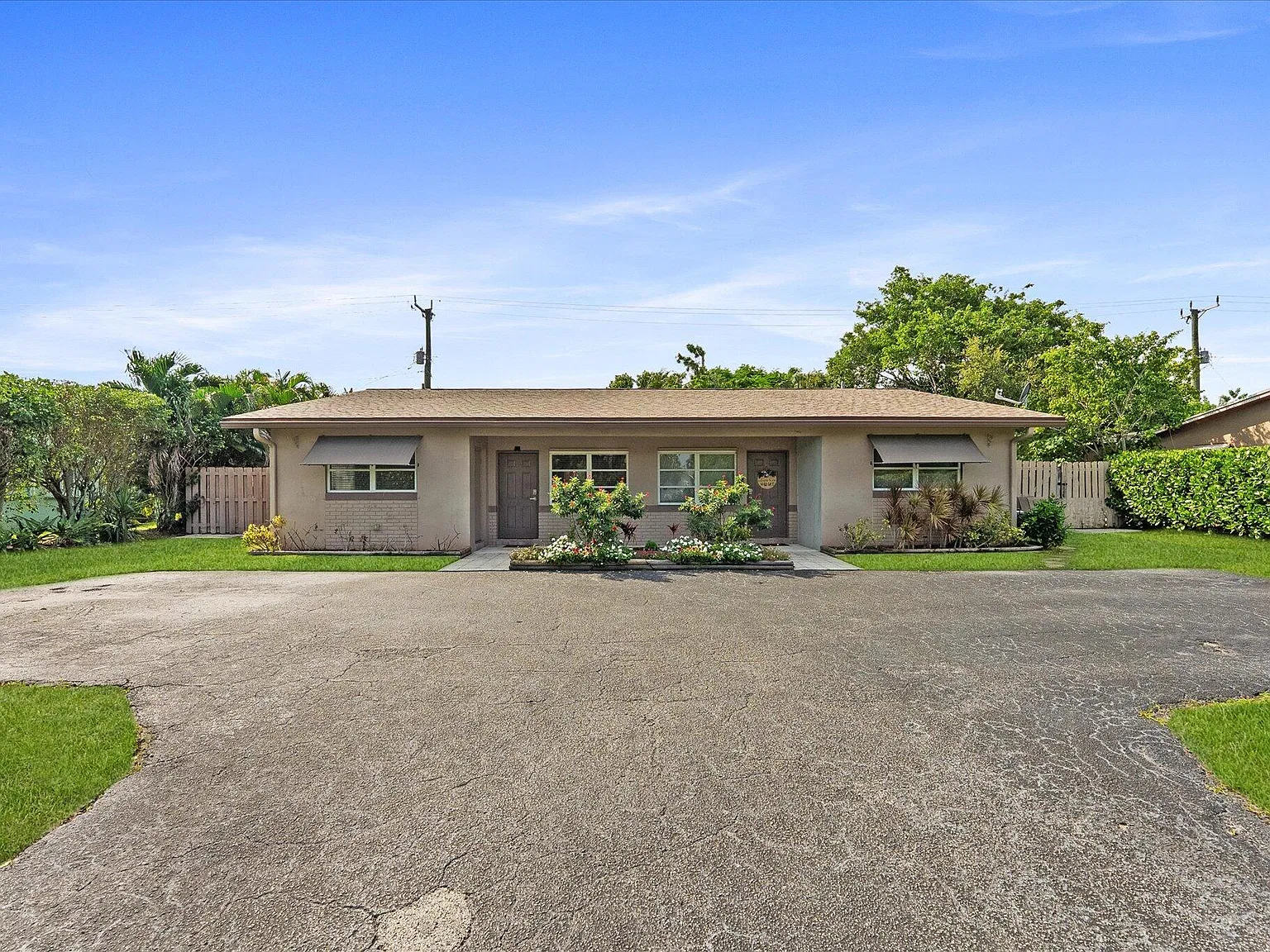 2 bed, 2.0 bath, 1025 sqft, $3,295 — Photo 2