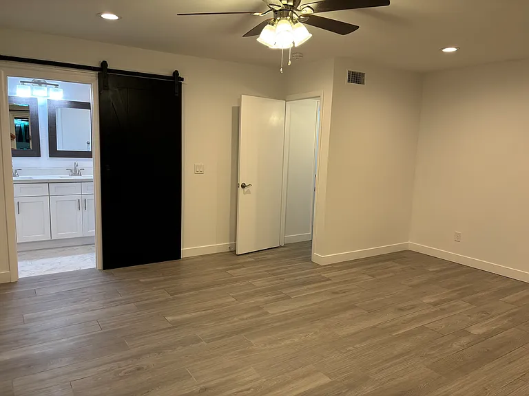 3902 E Windrose Dr — Photo 7
