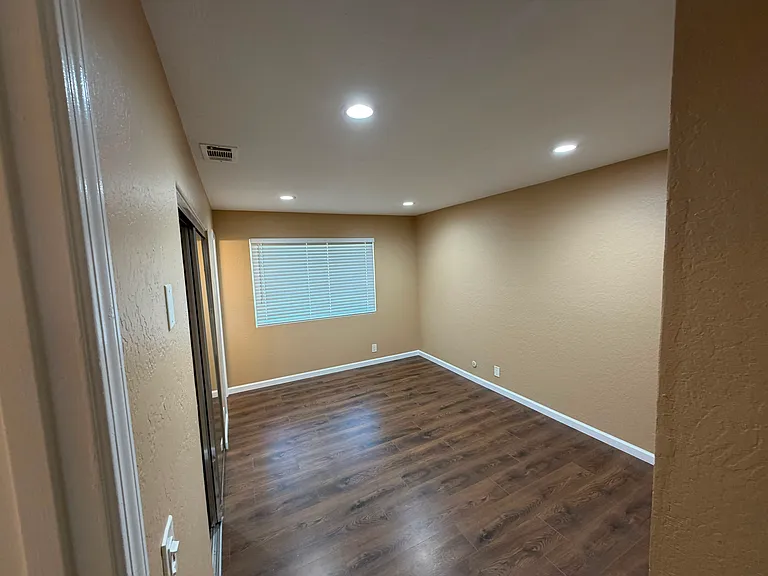 6958 Darian Ct — Photo 12