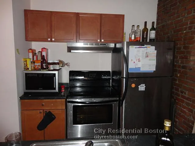 Building Photo - 204-206 Northampton St #3A