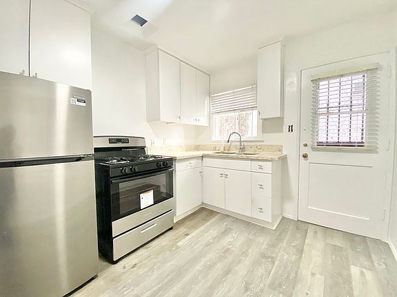 2nd image of 1517 N Laurel Canyon Blvd #5