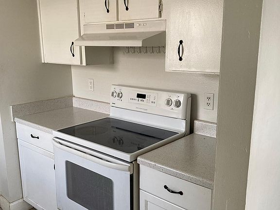 4th image of 7210 N Manhattan Ave APT 524