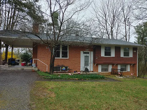 3 bed, 1.0 bath, 1200 sqft, $1,880 Photo 1