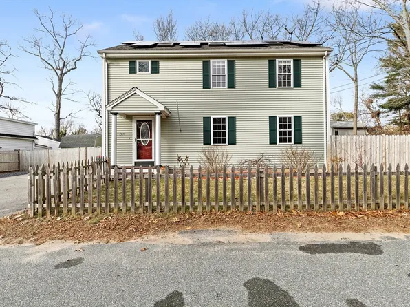 206 Waltham St, Halifax, MA 02341