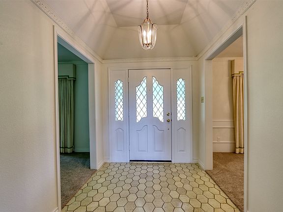 3rd image of 1113 Mockingbird Cir