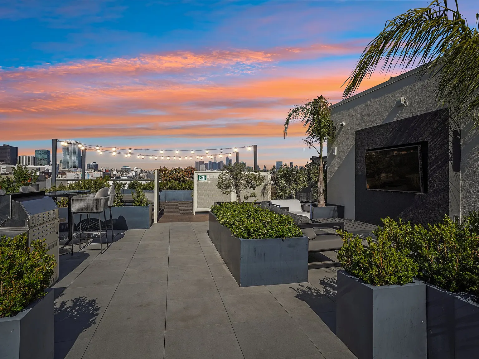 Kara Apartment in Koreatown — Photo 3