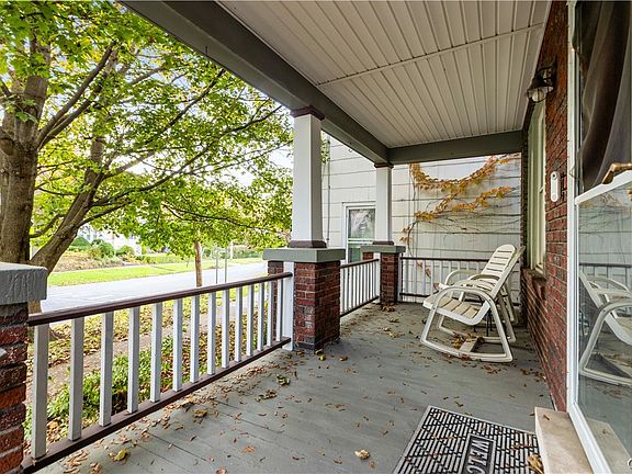 2nd image of 27 Prospect St