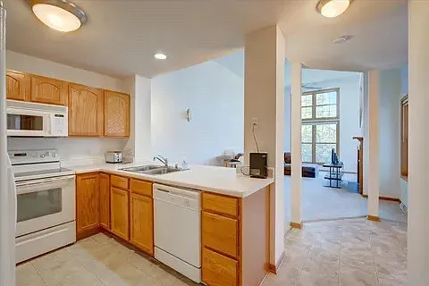 8140 Broadmoor St — Photo 8