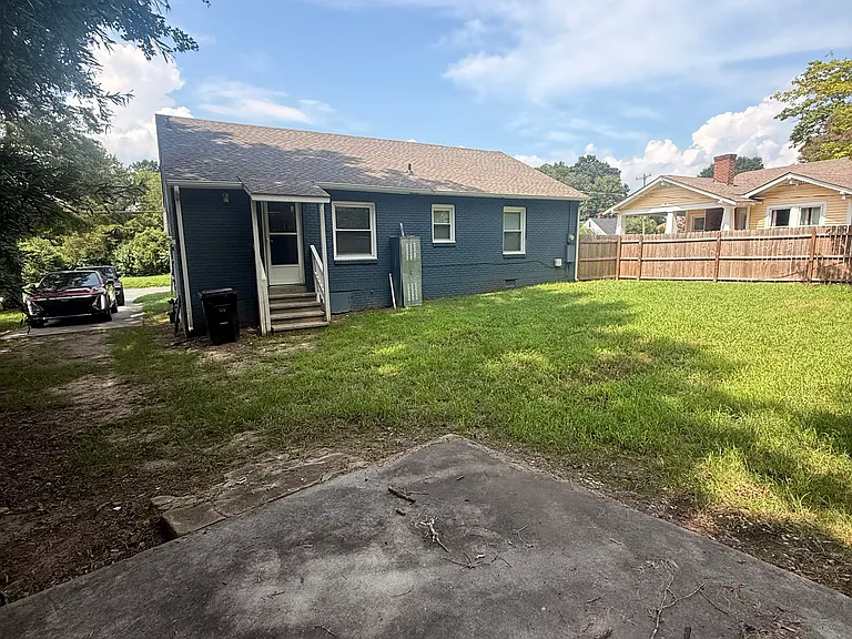 209 Highland Ave — Photo 31