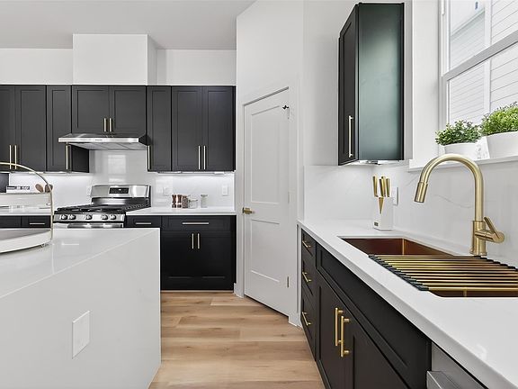 5th image of 955 Highland Light Ln