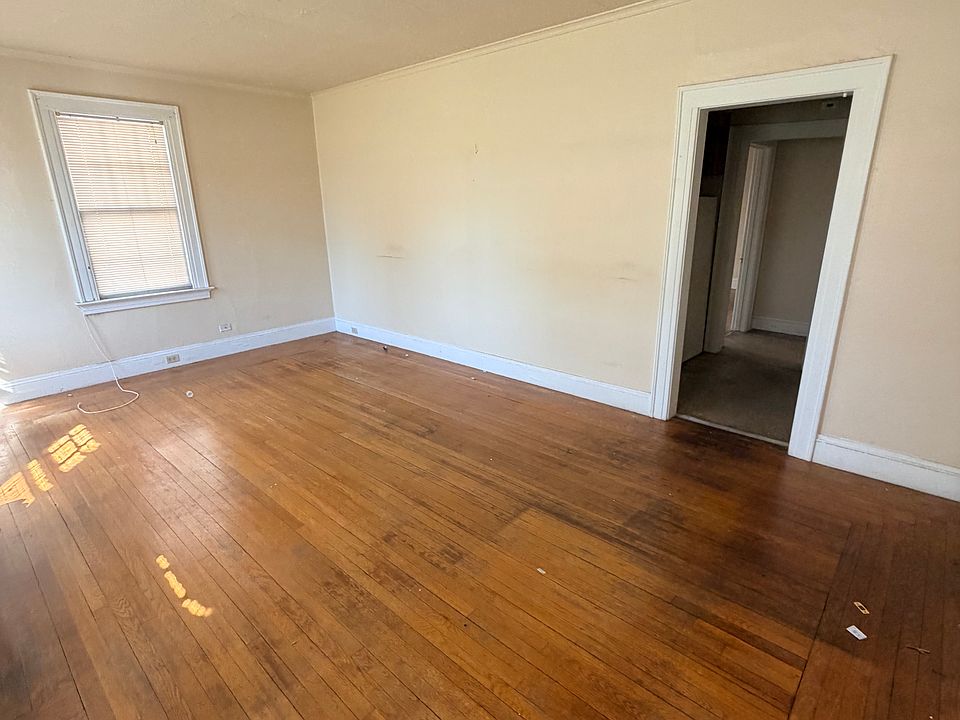 1st image of 305 Main St #1-0
