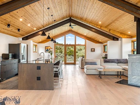 4th image of 94 Rock Castle Rd