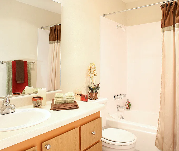 Hill Crest Apartments — Photo 1