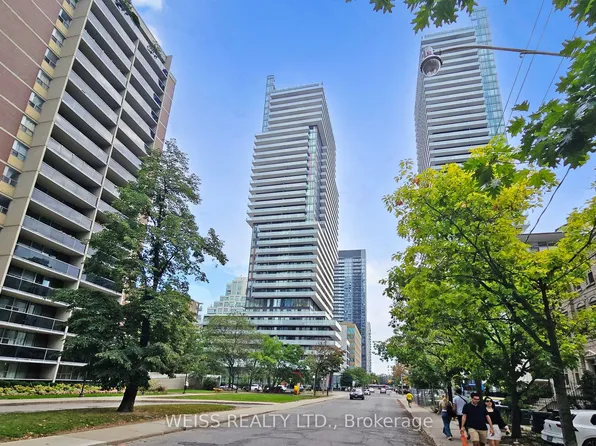 185 Roehampton Ave #520, Toronto, ON M4P 0C6