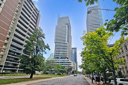185 Roehampton Ave Photo 1