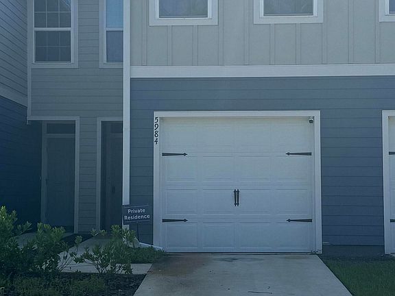 3rd image of 5984 Creekside Crossing Dr