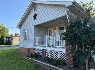 12451 Saraville Rd, Marion, IL 62959