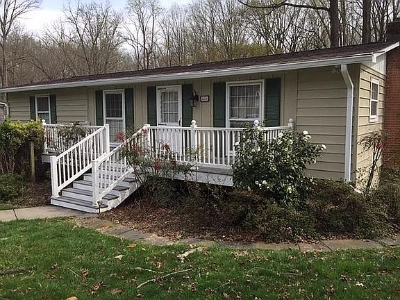 3rd image of 8309 Robey Ave