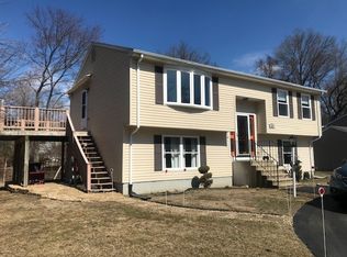 33 Gladstone St, Smithfield, RI 02917