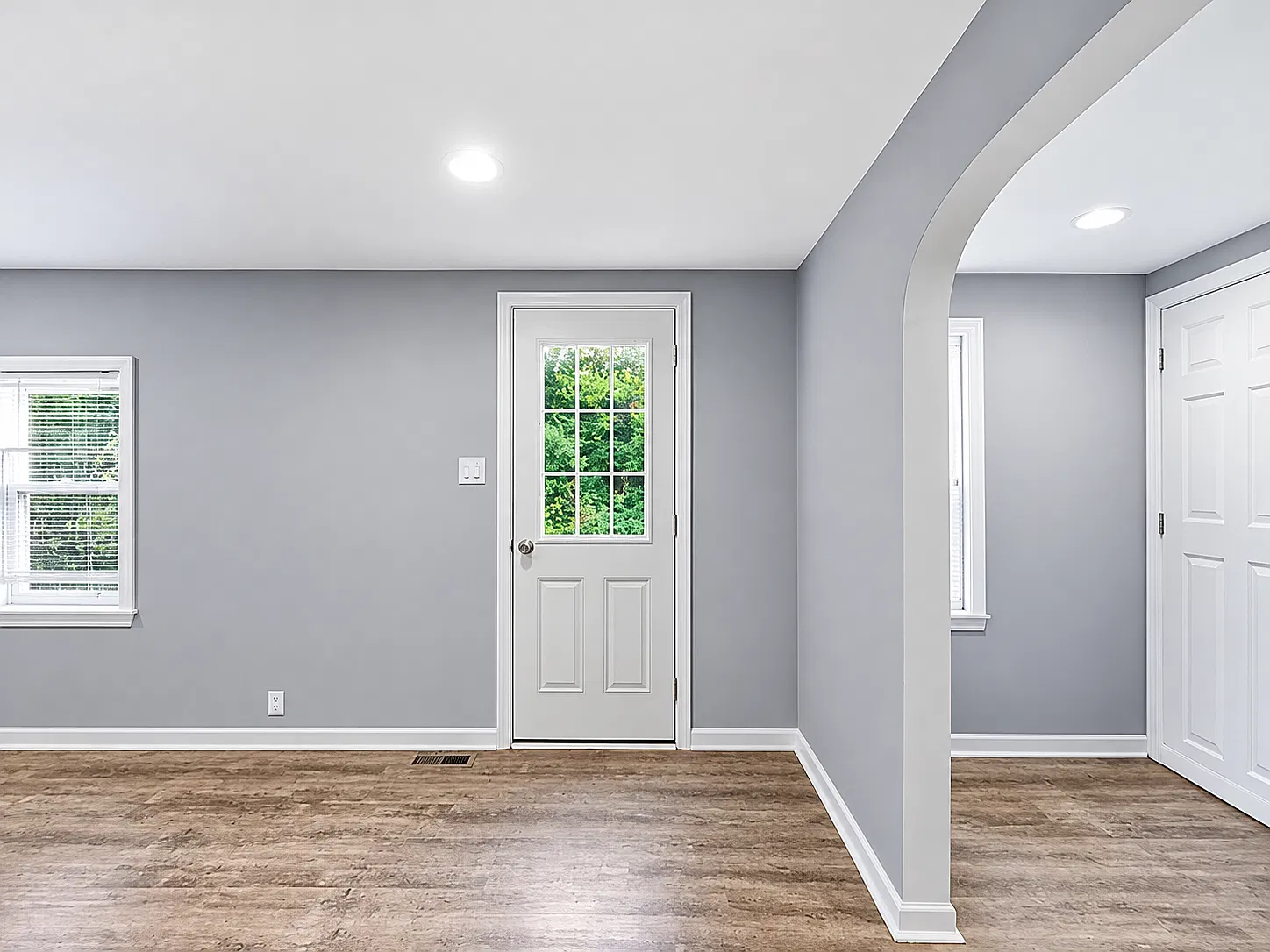 2 bed, 960 sqft, $2,345 — Photo 4