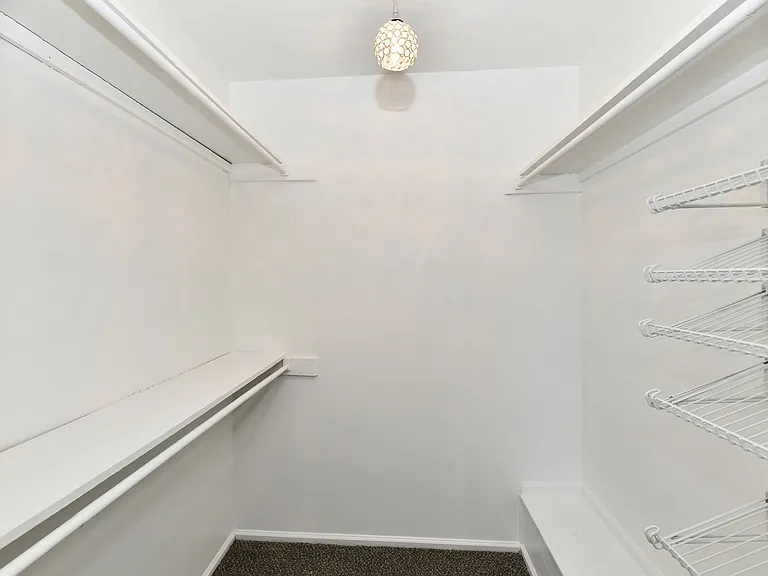 Park Lane Apartments — Photo 53