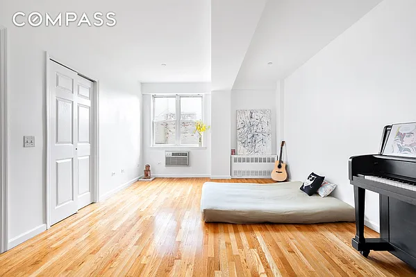 Rented by Compass | media 25