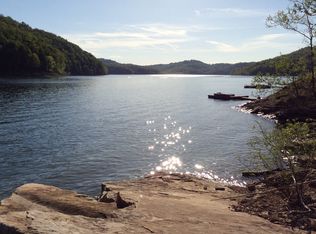49 Lakewood Ln, Grafton, WV 26354
