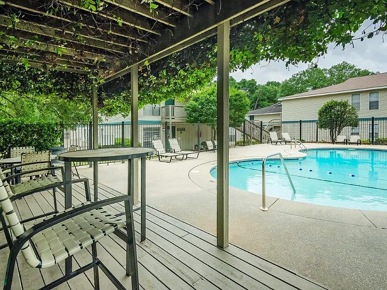 Robinwood — Photo 12