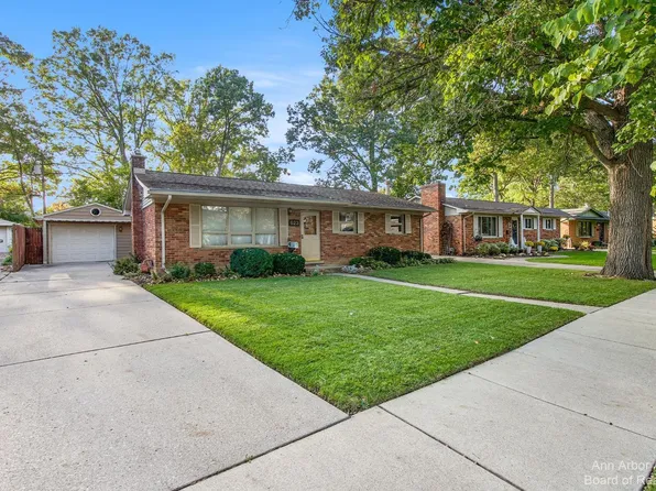 623 Center Dr, Ann Arbor, MI 48103