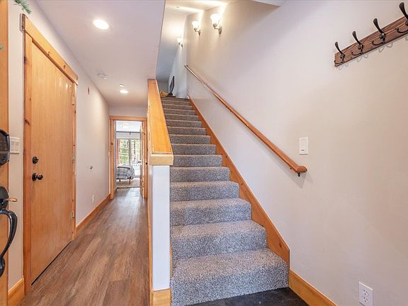 3rd image of 6980 Toyon Rd