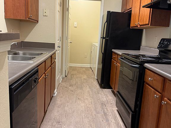 3rd image of 600 Vista Lake Dr APT 208